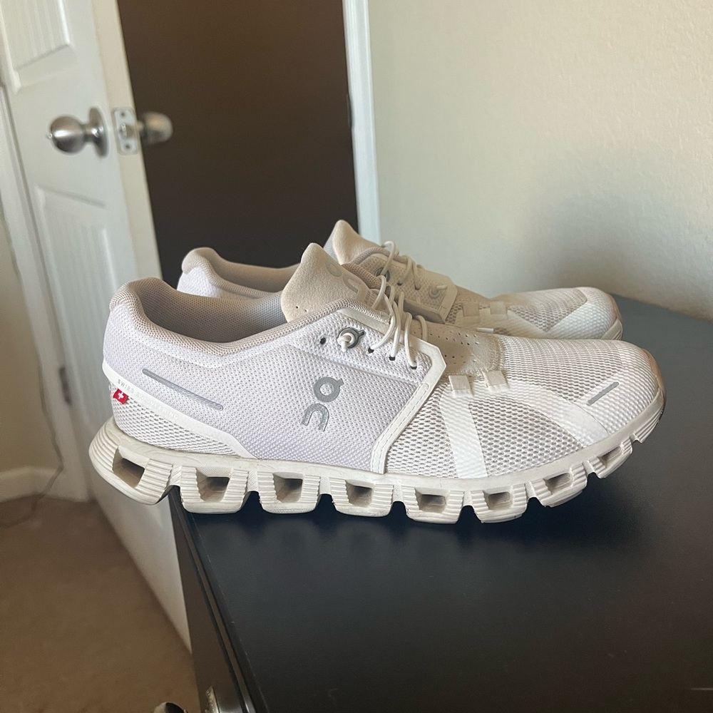 On women’s cloud 5